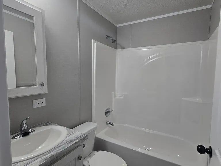 Court Fairview — Photo 18