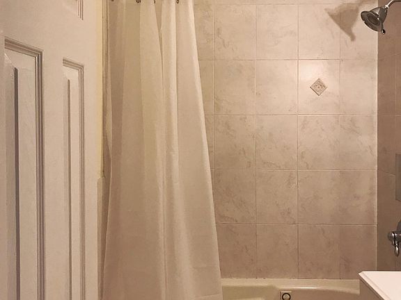 4th image of 167 Cromwell Ave APT 3C