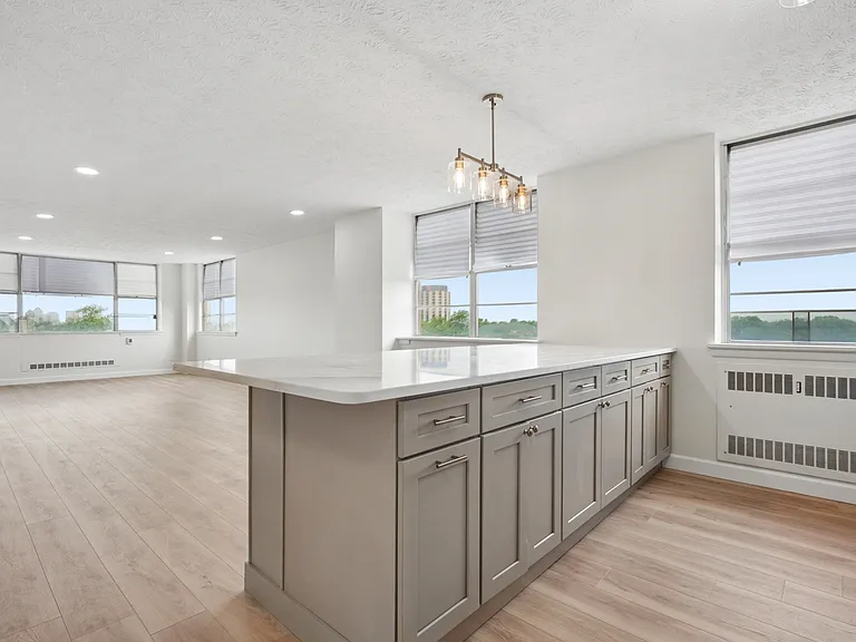 1620 E Broad St #906 — Photo 9