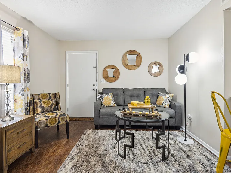 Springtree Apartments — Photo 26