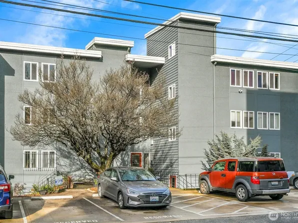 75 E Lynn Street #202, Seattle, WA 98102