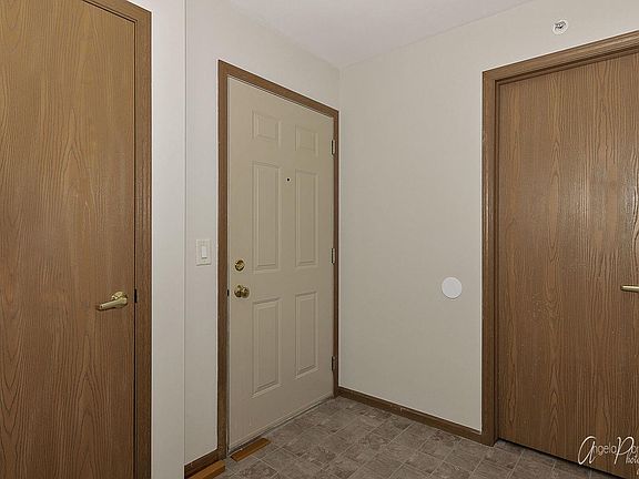 2nd image of 1524 W Sand Bar Ct Unit 3C