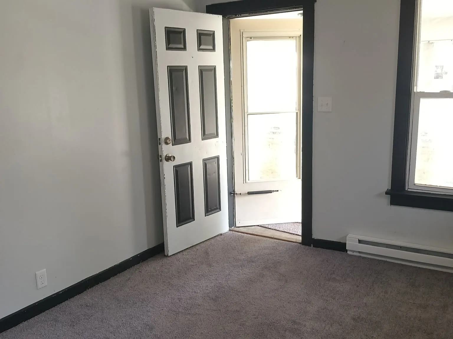 2 bed, 779 sqft, $925 — Photo 3