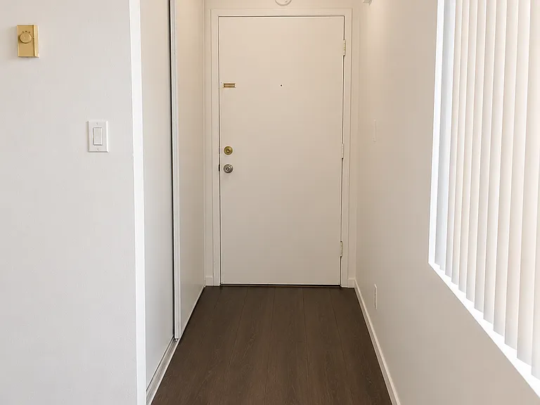 1433 Thomas Ave #11 — Photo 8