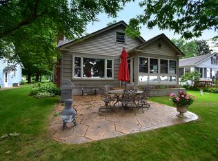 11248 Algonquin Dr, Pinckney, MI