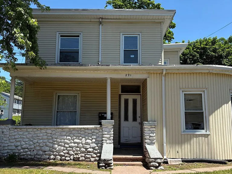 291 Spruce St. - Blue Pod — Photo 6