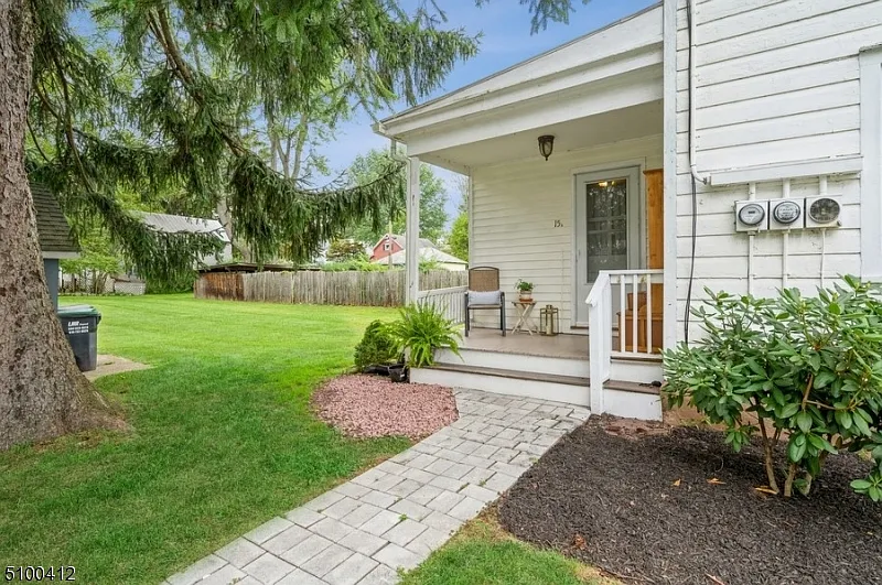 2 bed, 1200 sqft, $2,300 — Photo 4