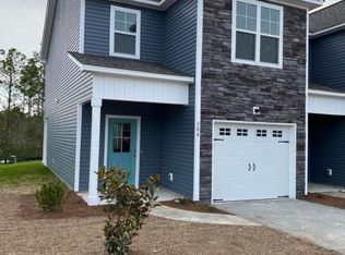 304 S Stingray Ln, Sneads Ferry, NC 28460