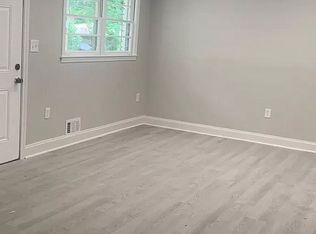 1038 Poplar St, East Pt, GA 30344