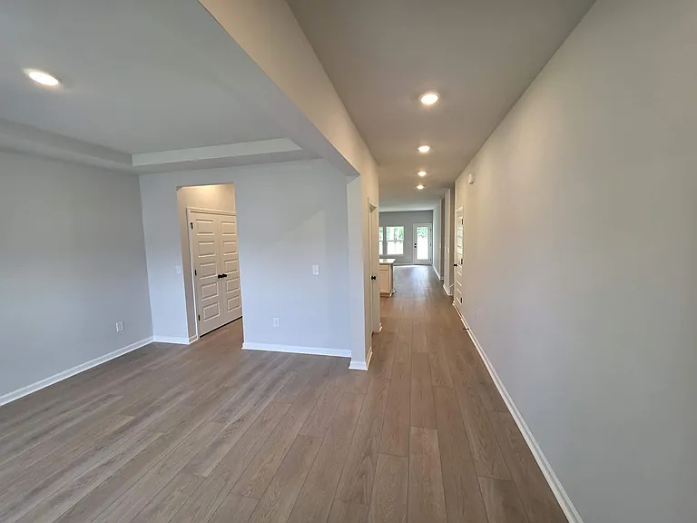 327 Kindred Spirits Dr — Photo 2