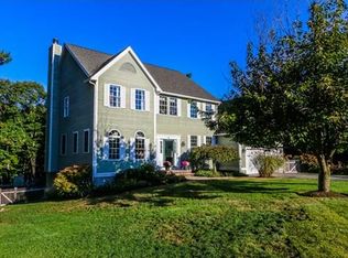 4 Dexter Ln, Wenham, MA 01984