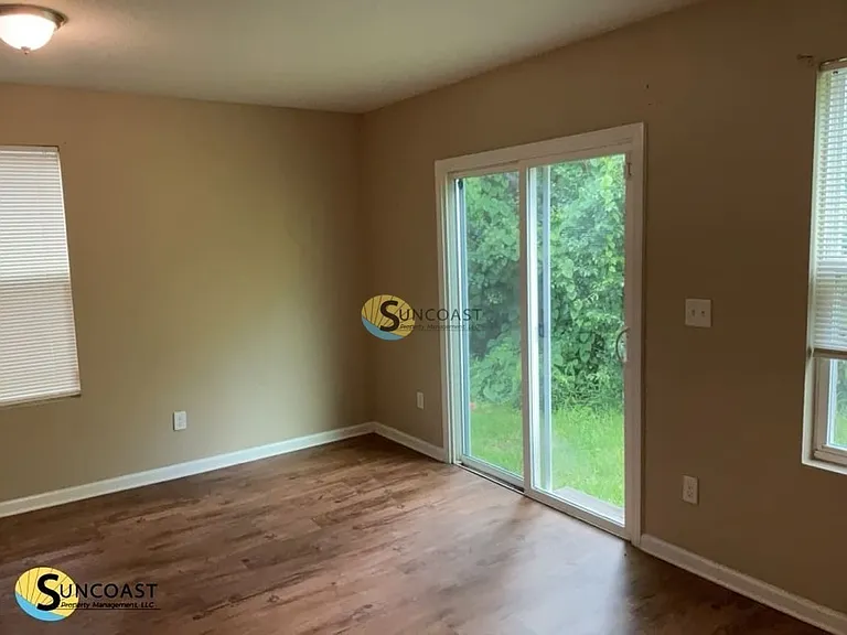 8406 Oden Ave — Photo 4