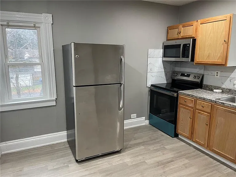 311 Linden St #1 — Photo 6