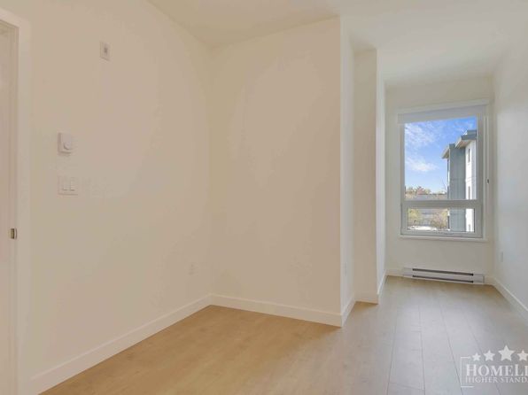 2 bedroom rental in Surrey — photo 12