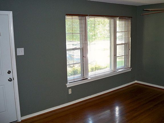 3rd image of 10215 Lanshire Dr