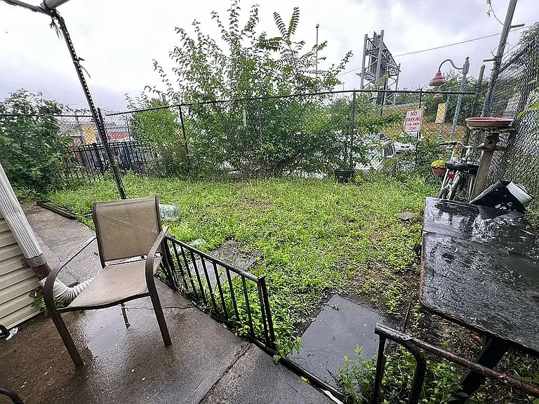 94 Spruce St #1R — Photo 9