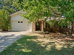 2000 Glen St, Springdale, AR 72762