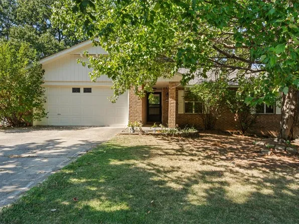 2000 Glen St, Springdale, AR 72762