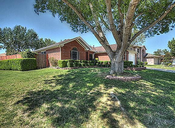 3rd image of 5104 Eastcreek Dr