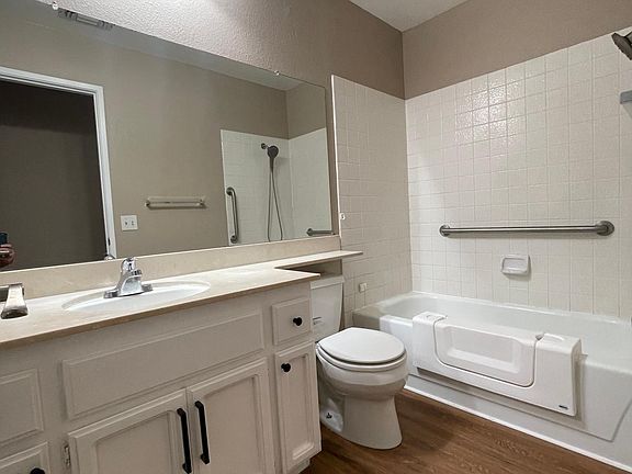 5th image of 367 Summerfield Dr