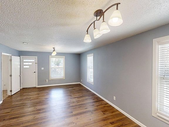 5th image of 211 Deuel St