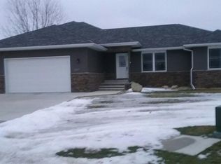 2707 Morning Star Ct, Mason City, IA 50401