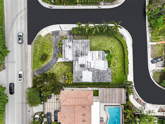 4th image of 1630 S Bayshore Dr