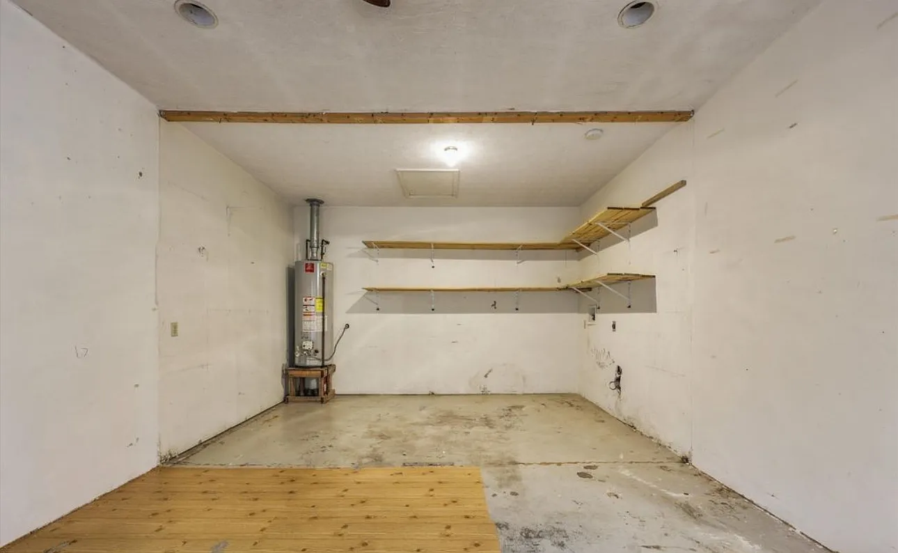 3 bed, 1462 sqft, $2,000 — Photo 3