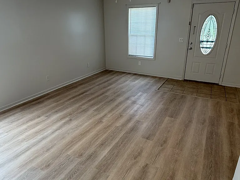 509 E Spring St #2 — Photo 4