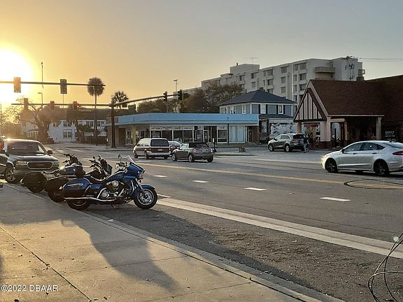 5th image of 135 Orange Ave