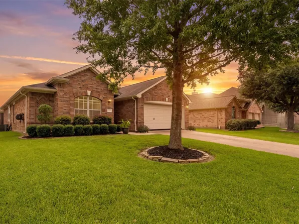 10006 King William Dr, La Porte, TX 77571