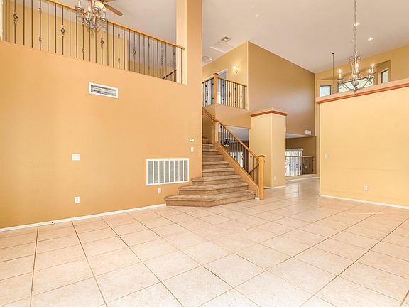 5th image of 14962 W Poinsettia Dr