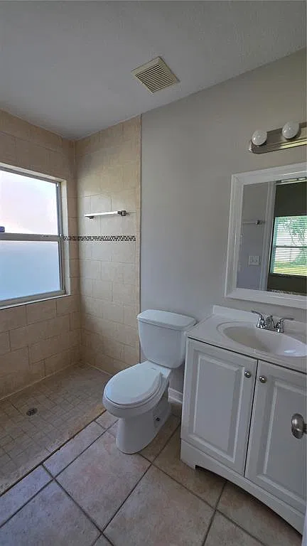 3 bed, 2.0 bath, 1153 sqft, $2,390 — Photo 4