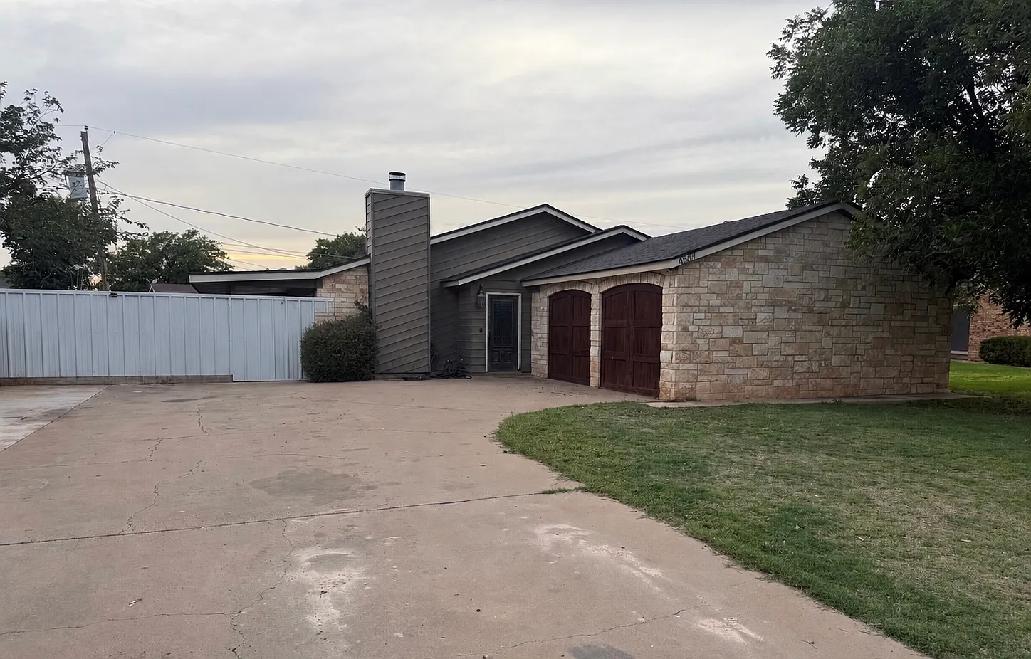 Irwin Ct, Midland — Photo 1