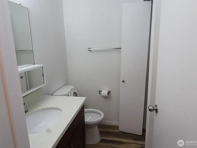 15210 Macadam Rd S #D304 — Photo 8