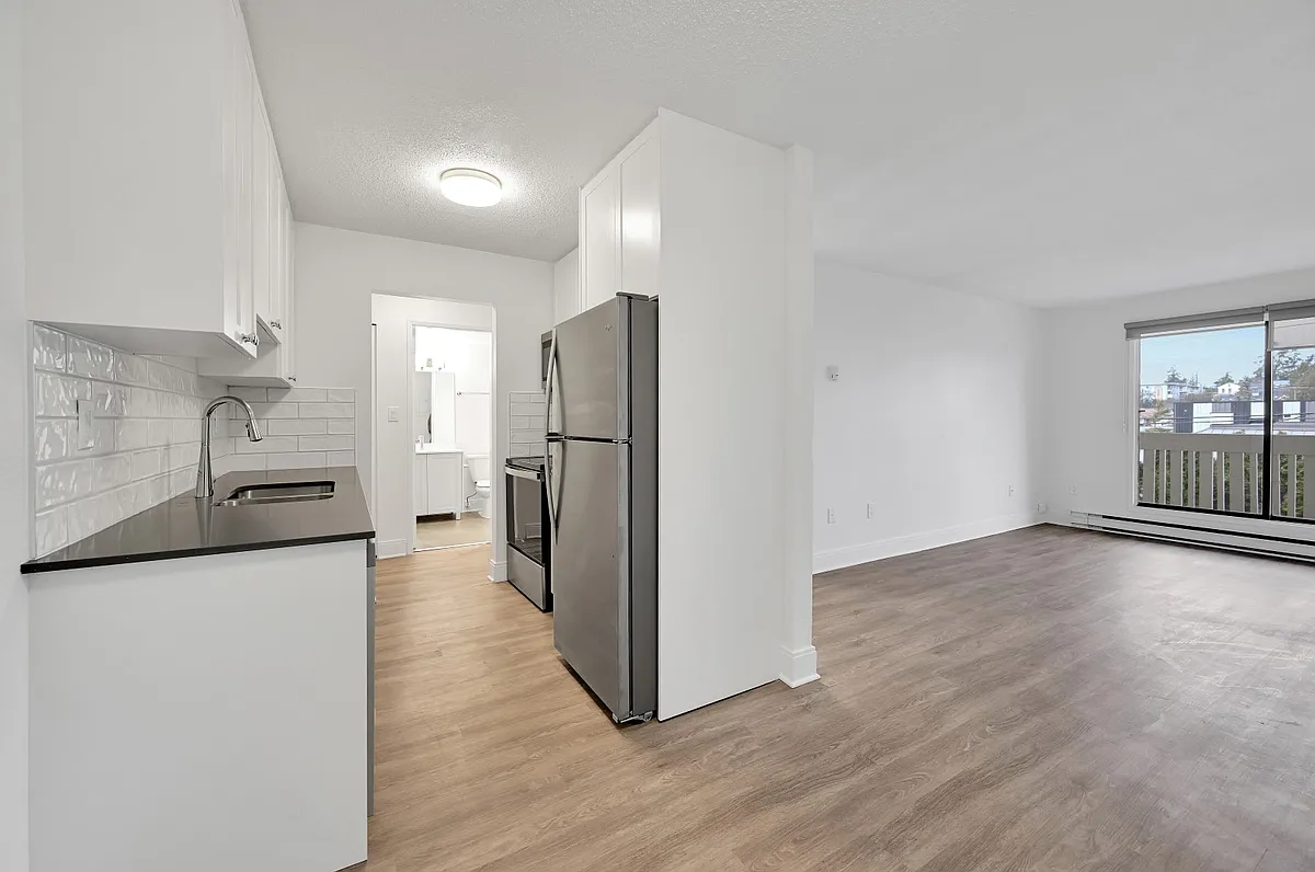 Ellery Manor Apartments — Photo 3