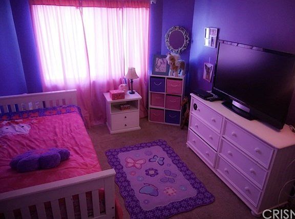 4th image of 9053 Willis Ave Unit 4