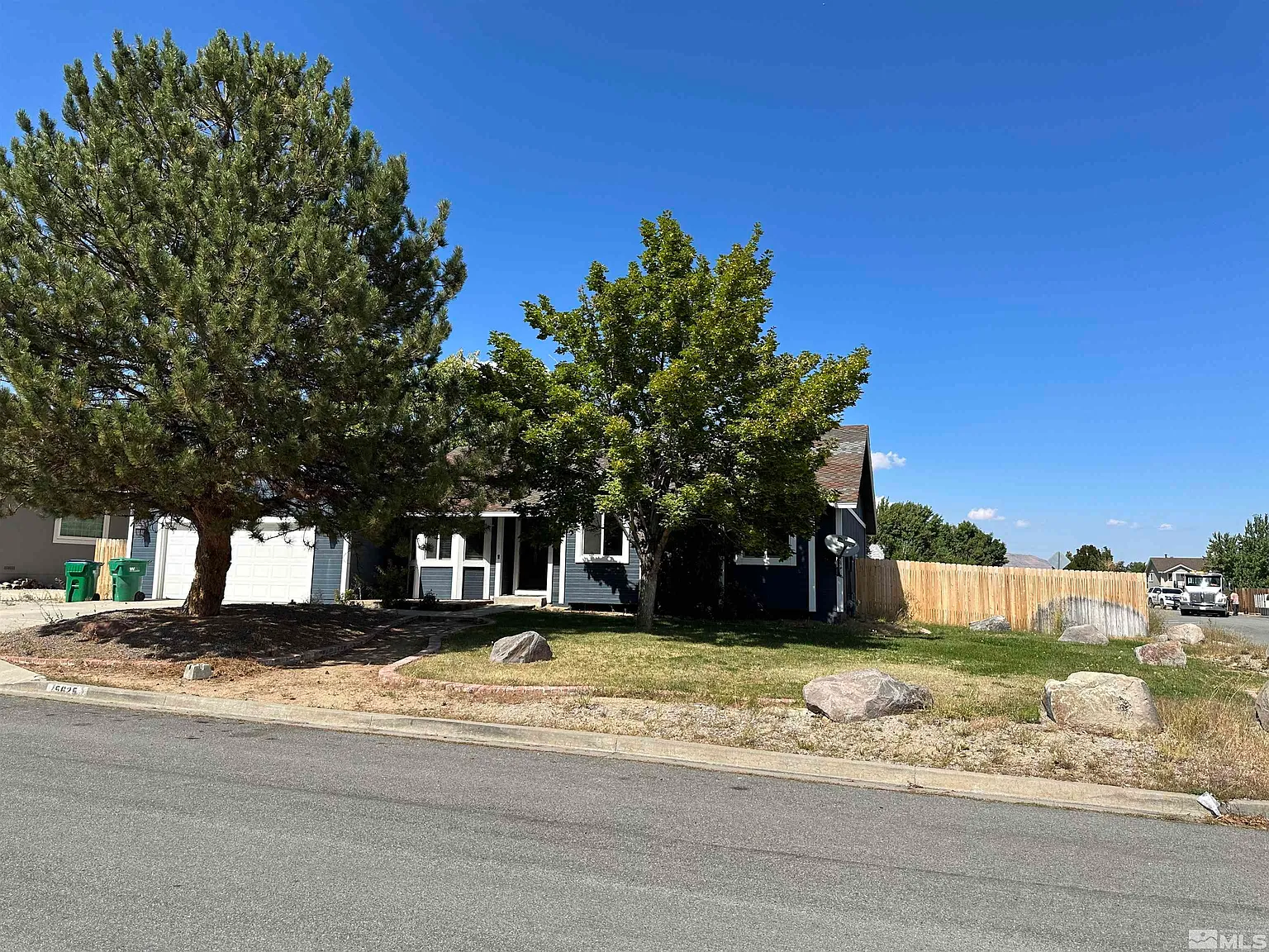 5625 Wedgewood Cir photo 1