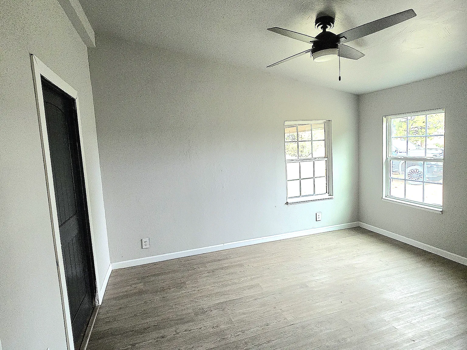 3 bed, 1120 sqft, $1,100 — Photo 4