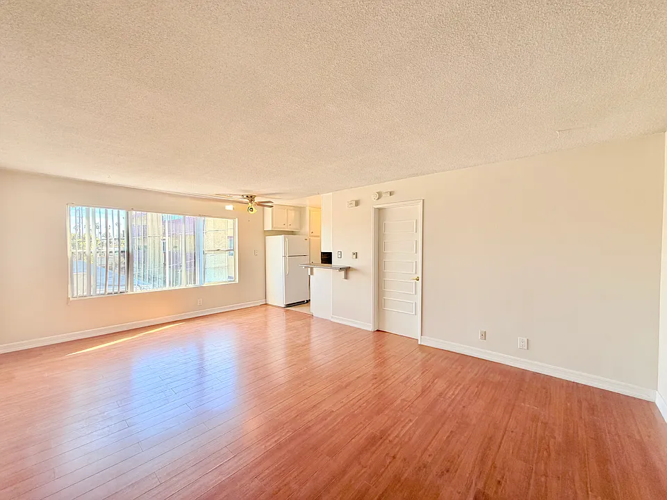 315 Gladys Ave #11