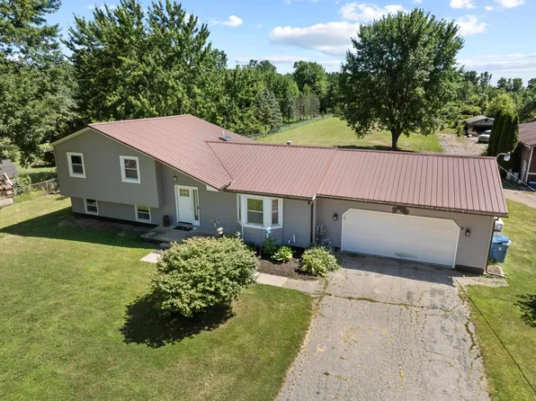6451 Hill Rd, Swartz Creek, MI 48473