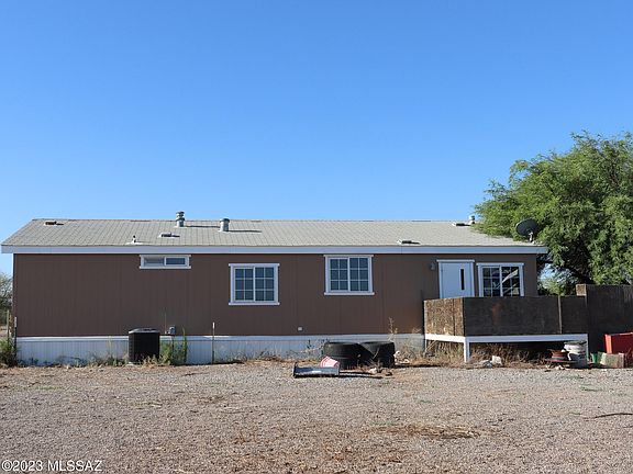 3rd image of 16840 W Peccary Ln