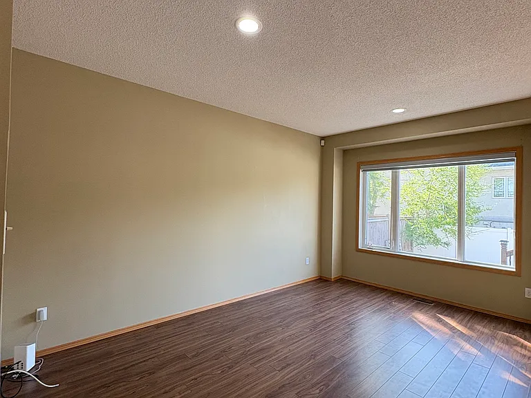 164 Strongberg Dr — Photo 5