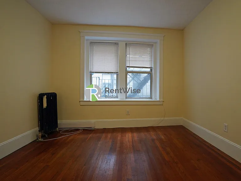 55 Park Dr #9 — Photo 3
