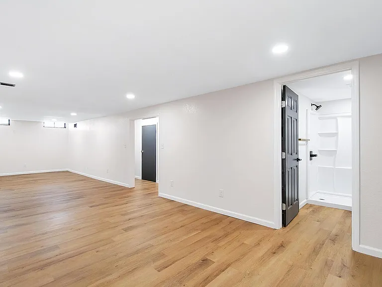 1239 N Cramer St — Photo 27