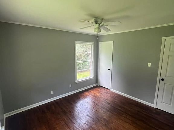 4th image of 227 Duncan Cir