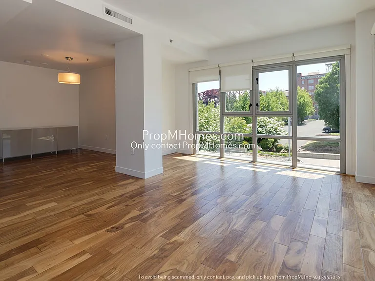 1260 NW Naito Pkwy #210 — Photo 4