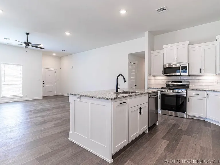 14620 S Lakewood Pl — Photo 3