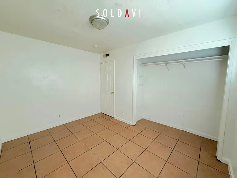 1976 Edwards Ave #1 — Photo 10