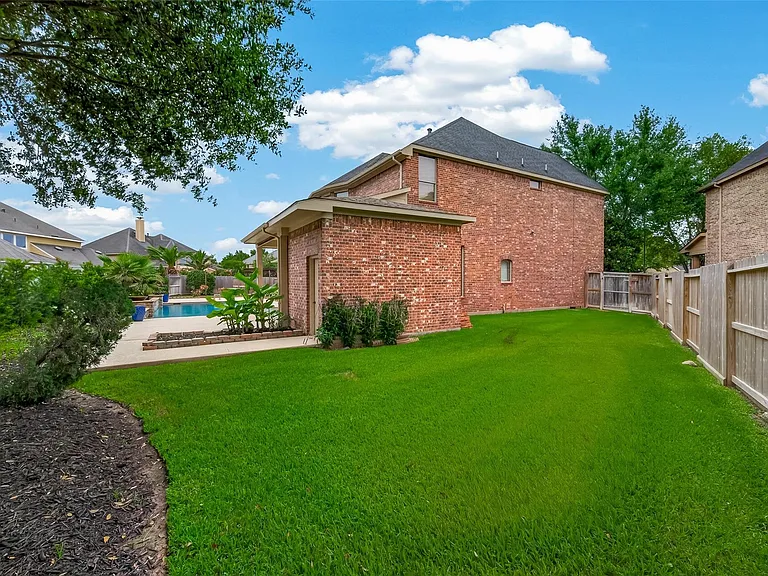 27411 Manor Falls Ln — Photo 44